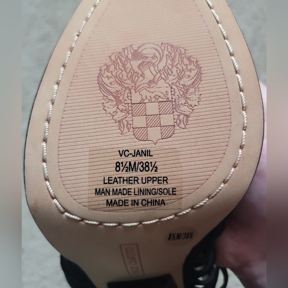 NWOT Vince Camuto Janil Leather Stacked Heel in Black - Picture 8 of 11